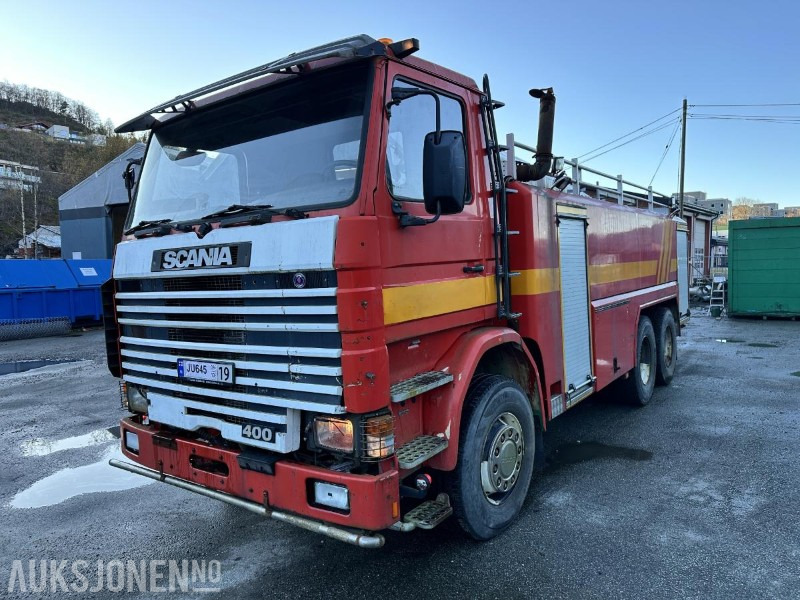 1992 Scania R 113ML - 400 6X2 Tankbil/Brannbil med vannkanon - Repobjekt, 553874km - Carro de bombeiro: foto 1 1992 Scania R 113ML - 400 6X2 Tankbil/Brannbil med vannkanon - Repobjekt, 553874km - Carro de bombeiro: foto 1