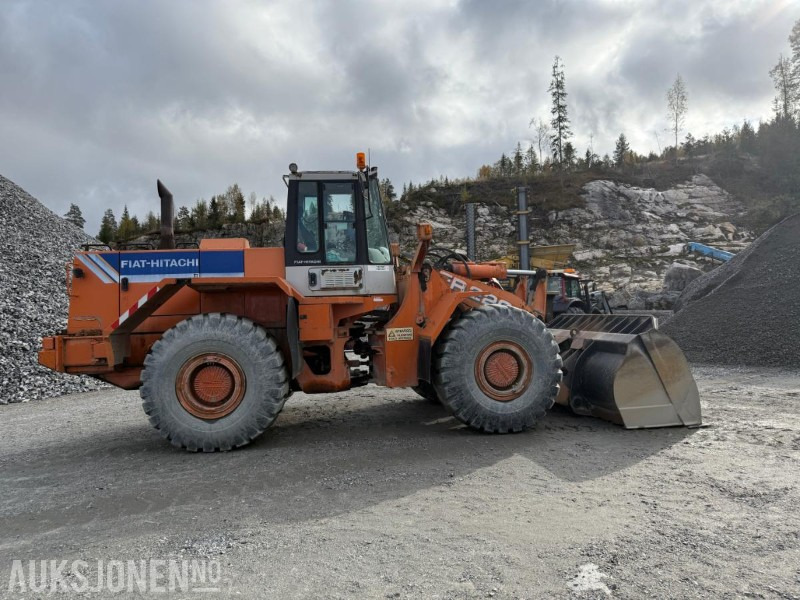 1995 Fiat-Hitachi FR 220.2 - Carregadeira de rodas: foto 5 1995 Fiat-Hitachi FR 220.2 - Carregadeira de rodas: foto 5