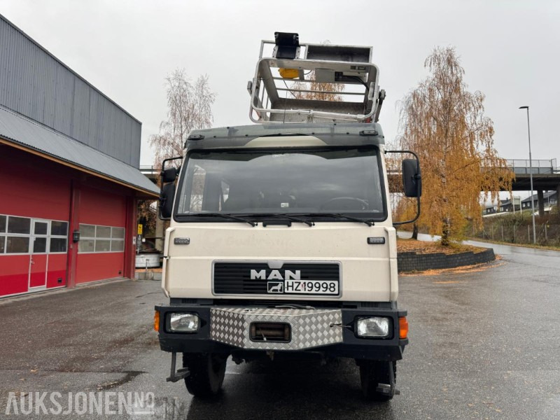 1997 MAN 8.224 LAEC 4x4 linjebil med kran og selvnivellerende mannskapskorg - Caminhão grua: foto 2 1997 MAN 8.224 LAEC 4x4 linjebil med kran og selvnivellerende mannskapskorg - Caminhão grua: foto 2