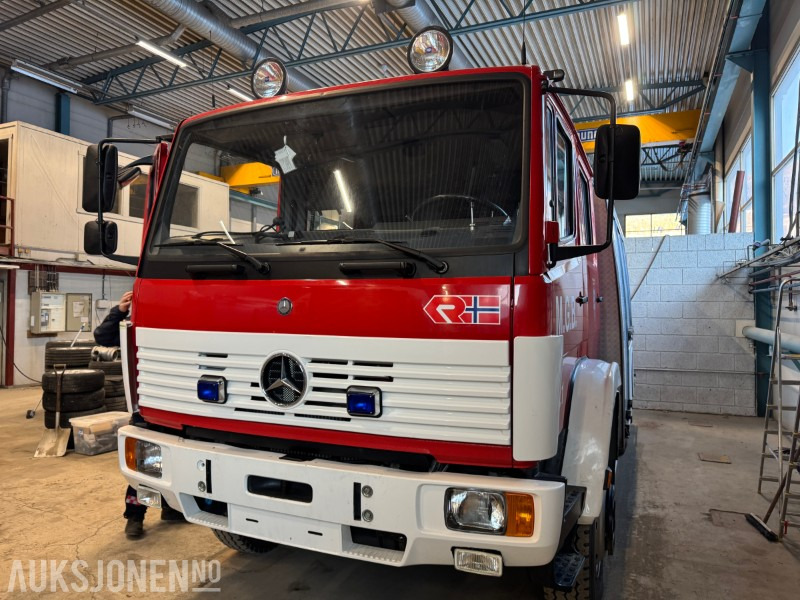 1997 Mercedes-Benz 1124 Af/36 4X4 brannbil registrert som motorredskap med kun 29540 km - Carro de bombeiro: foto 4 1997 Mercedes-Benz 1124 Af/36 4X4 brannbil registrert som motorredskap med kun 29540 km - Carro de bombeiro: foto 4