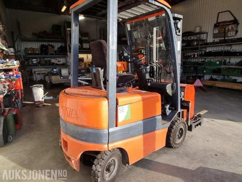 1997 Toyota Truck FBMF16 - Empilhador telescópico: foto 5 1997 Toyota Truck FBMF16 - Empilhador telescópico: foto 5