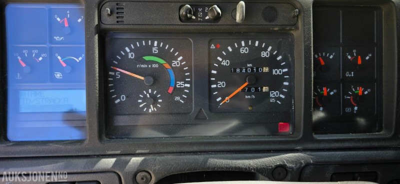 Locação de  1999 Volvo FM7 42R 4X2 Reparasjonsobjekt Hiab 195-4 1999 Volvo FM7 42R 4X2 Reparasjonsobjekt Hiab 195-4: foto 13