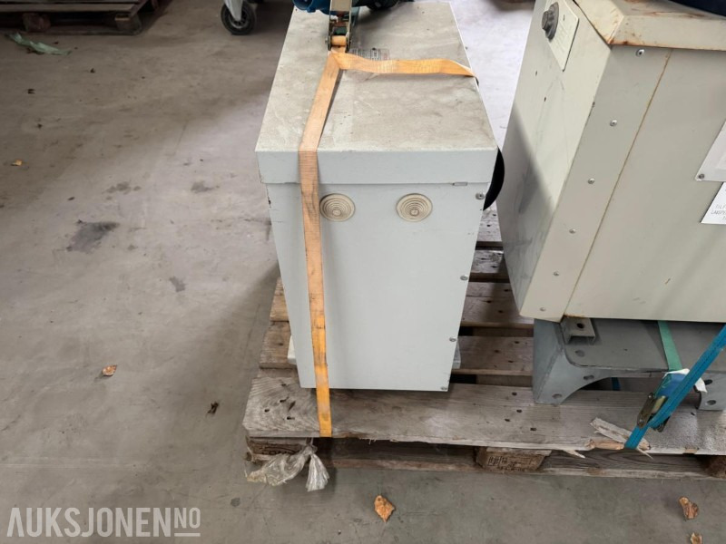 2 stk trafoer - Equipamento de construção: foto 5 2 stk trafoer - Equipamento de construção: foto 5