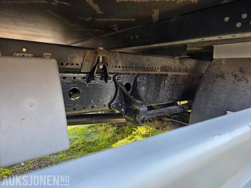 Caminhão furgão 2001 Mercedes-Benz 817L/42 ATEGO SKAPBIL 36m³ MED LASTELEM: foto 17