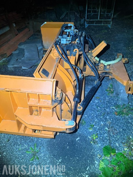 2004 Andre tellefsdal 4300 U-plog - Equipamento de construção: foto 1 2004 Andre tellefsdal 4300 U-plog - Equipamento de construção: foto 1