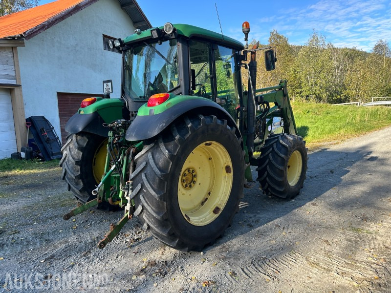 2004 John Deere 6320 - traktor med frontlaster - Trator: foto 2 2004 John Deere 6320 - traktor med frontlaster - Trator: foto 2