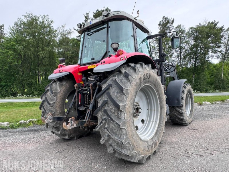 2004 Massey Ferguson 6480 Dynashift - Frontlaster med hydraulisk redskapslås - Fronthydraulikk - 40 km - Fjærende hytte - tredje funksjon - Trator: foto 4 2004 Massey Ferguson 6480 Dynashift - Frontlaster med hydraulisk redskapslås - Fronthydraulikk - 40 km - Fjærende hytte - tredje funksjon - Trator: foto 4