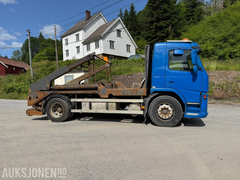 2004 Volvo FM9 containerløfter / liftbil – 15 tonn - Caminhão multibenne: foto 4 2004 Volvo FM9 containerløfter / liftbil – 15 tonn - Caminhão multibenne: foto 4