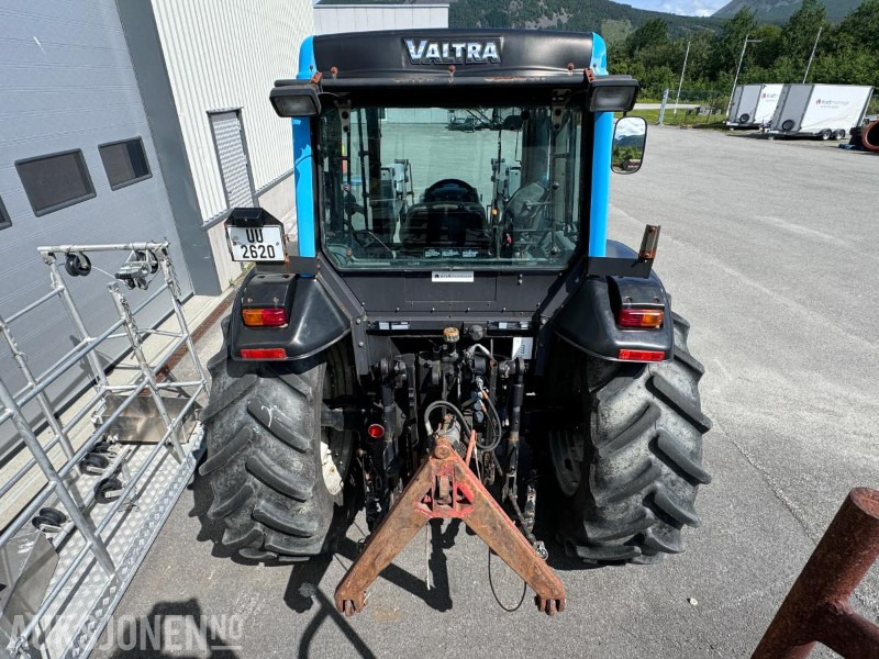 2006 Valtra A95 - 4x4 - 40 km/t - Kun gått 2701 timer - Frontlaster - Triangel og toppstag - Trator: foto 5 2006 Valtra A95 - 4x4 - 40 km/t - Kun gått 2701 timer - Frontlaster - Triangel og toppstag - Trator: foto 5