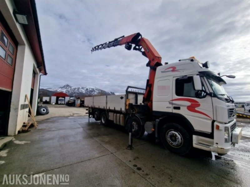 2006 Volvo FM 400 8x2 med PALFINGER PK 44002 og 8 hydrauliske seksjoner, Vinsj, Båtstøter, hydraulisk platform bredding opp til 3.05meter, 7 meter planlengde! - Caminhão grua: foto 2 2006 Volvo FM 400 8x2 med PALFINGER PK 44002 og 8 hydrauliske seksjoner, Vinsj, Båtstøter, hydraulisk platform bredding opp til 3.05meter, 7 meter planlengde! - Caminhão grua: foto 2