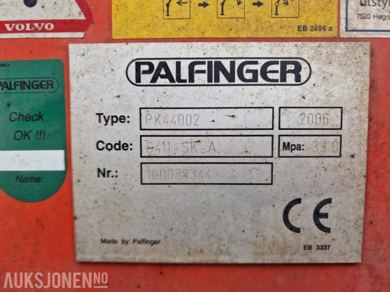 2006 Volvo FM 400 8x2 med PALFINGER PK 44002 og 8 hydrauliske seksjoner, Vinsj, Båtstøter, hydraulisk platform bredding opp til 3.05meter, 7 meter planlengde! - Caminhão grua: foto 5 2006 Volvo FM 400 8x2 med PALFINGER PK 44002 og 8 hydrauliske seksjoner, Vinsj, Båtstøter, hydraulisk platform bredding opp til 3.05meter, 7 meter planlengde! - Caminhão grua: foto 5