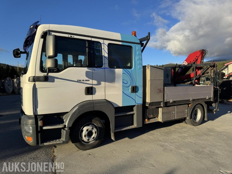 2007 MAN TGL 8.180 4X2 LINJEBIL MED KRAN OG MASSE UTSTYR - Camião de caixa aberta/ Plataforma: foto 1 2007 MAN TGL 8.180 4X2 LINJEBIL MED KRAN OG MASSE UTSTYR - Camião de caixa aberta/ Plataforma: foto 1