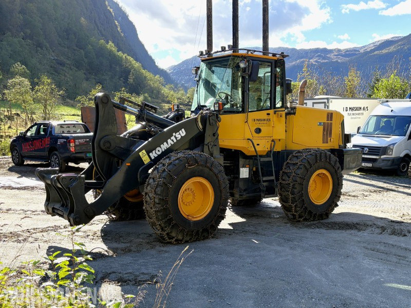 2008 Komatsu WA320-6 hjullaster - KUN 3 754 timer - Carregadeira de rodas: foto 1 2008 Komatsu WA320-6 hjullaster - KUN 3 754 timer - Carregadeira de rodas: foto 1