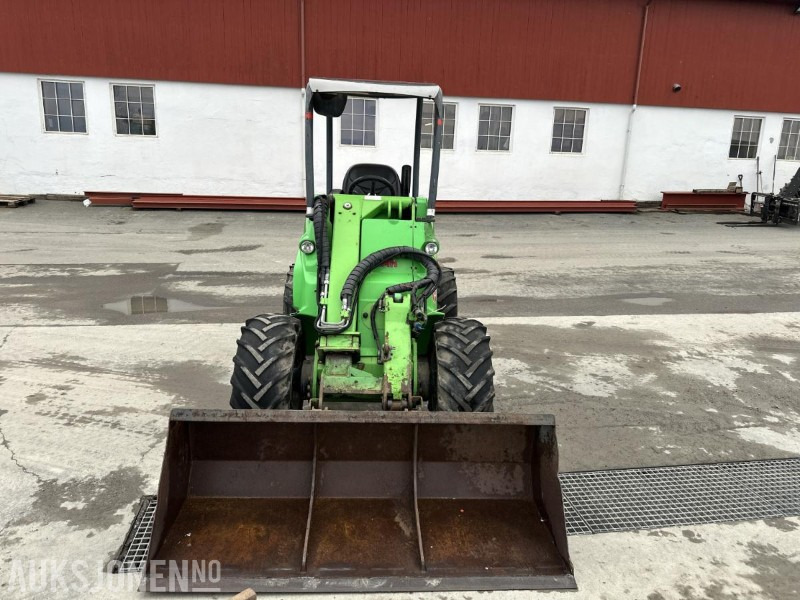 2009 AVANT 750 MINILASTER | 2 SKUFFER | AVANT 1500 KOST | PALLEGAFLER | 3267 TIMER - Mini carregadeira: foto 3 2009 AVANT 750 MINILASTER | 2 SKUFFER | AVANT 1500 KOST | PALLEGAFLER | 3267 TIMER - Mini carregadeira: foto 3