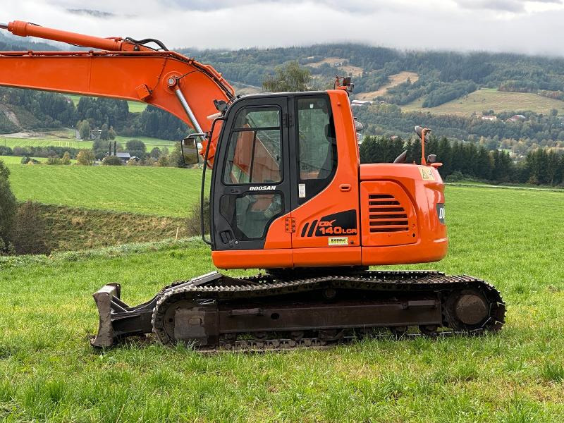 2011 Doosan DX140LCR gravemaskin - Rotortilt- 2 skuffer - Escavadeira: foto 2 2011 Doosan DX140LCR gravemaskin - Rotortilt- 2 skuffer - Escavadeira: foto 2