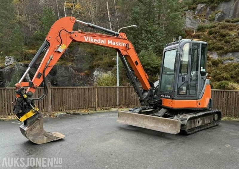 2011 HITACHI 52U. 3700T. ENGCON TILTROTATOR. S40. SERVICE 3600T - Escavadeira: foto 1 2011 HITACHI 52U. 3700T. ENGCON TILTROTATOR. S40. SERVICE 3600T - Escavadeira: foto 1