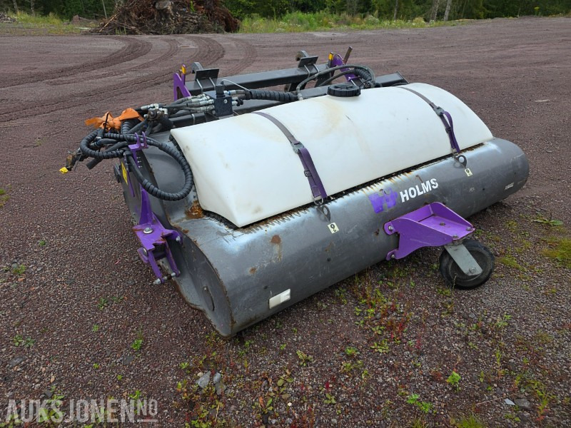 2011 Holms PL-2.15 feiekost med vanntank og klargjort for sidekost - Equipamento de construção: foto 1 2011 Holms PL-2.15 feiekost med vanntank og klargjort for sidekost - Equipamento de construção: foto 1
