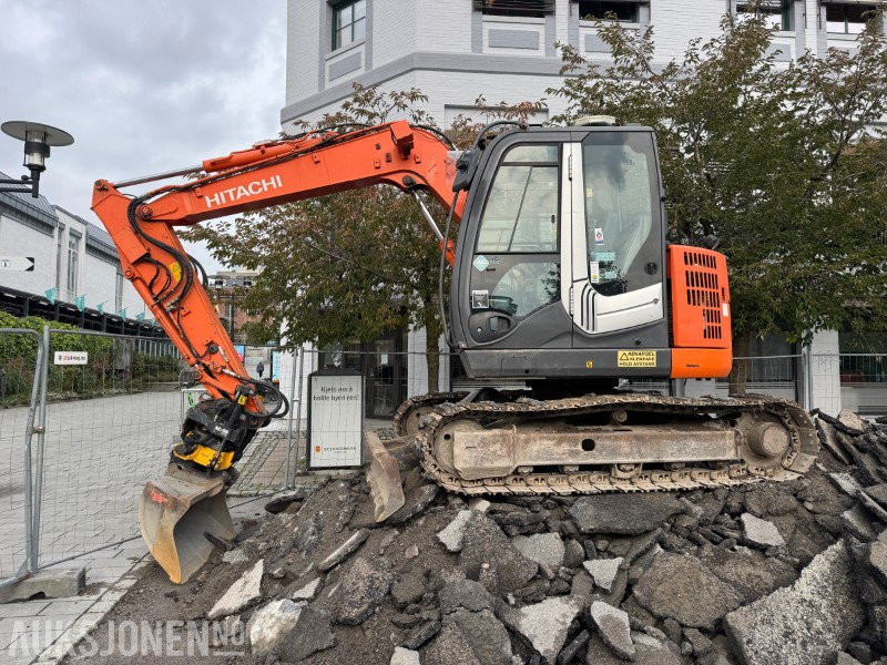 2013 Hitachi ZX85US-3 - Beltegraver - Gravemaskin - Engcon tiltrotator - Escavadeira: foto 2 2013 Hitachi ZX85US-3 - Beltegraver - Gravemaskin - Engcon tiltrotator - Escavadeira: foto 2
