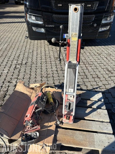 2014 Hilti DD200 kjernebormaskinm/rigg- rep.objekt/delemaskin. - Equipamento de construção: foto 5 2014 Hilti DD200 kjernebormaskinm/rigg- rep.objekt/delemaskin. - Equipamento de construção: foto 5