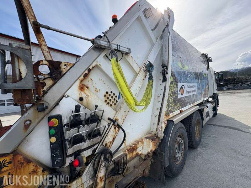 Caminhão de lixo 2014 Volvo FM 420 renovasjonsbil med 2-kammers løsning: foto 11