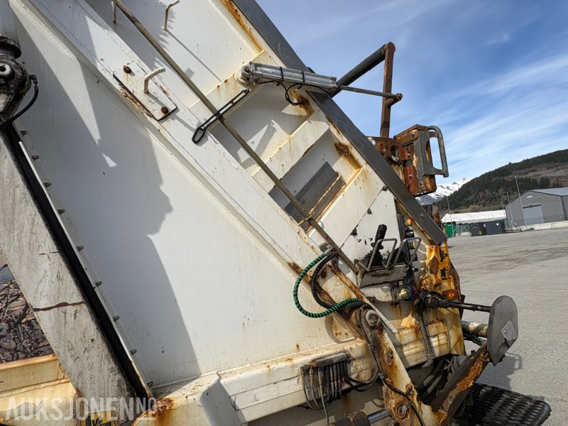 Caminhão de lixo 2014 Volvo FM 420 renovasjonsbil med 2-kammers løsning: foto 8