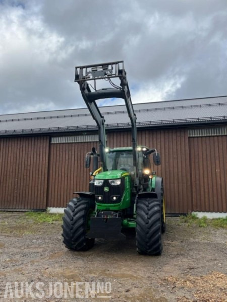 2015 John Deere 6215R med Q75 frontlaster 5588 timer - Trator: foto 3 2015 John Deere 6215R med Q75 frontlaster 5588 timer - Trator: foto 3