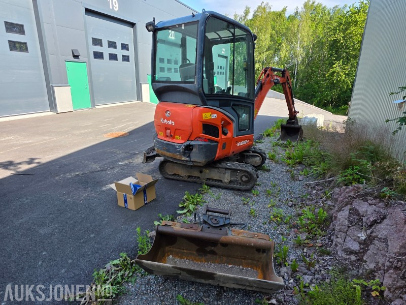2015 Kubota KX019-4 Minigraver med grave og pusseskuff - Mini escavadeira: foto 5 2015 Kubota KX019-4 Minigraver med grave og pusseskuff - Mini escavadeira: foto 5