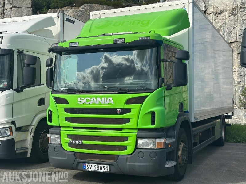 2015 Scania P-serie 280 4*2 - skapbil med løftelem og ryggekamera - Caminhão furgão: foto 1 2015 Scania P-serie 280 4*2 - skapbil med løftelem og ryggekamera - Caminhão furgão: foto 1