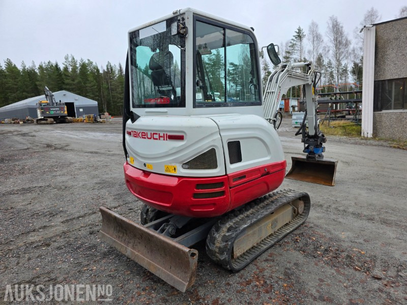 2015 Takeuchi TB230 minigraver 2,8 T SMP rototilt - Mini escavadeira: foto 5 2015 Takeuchi TB230 minigraver 2,8 T SMP rototilt - Mini escavadeira: foto 5
