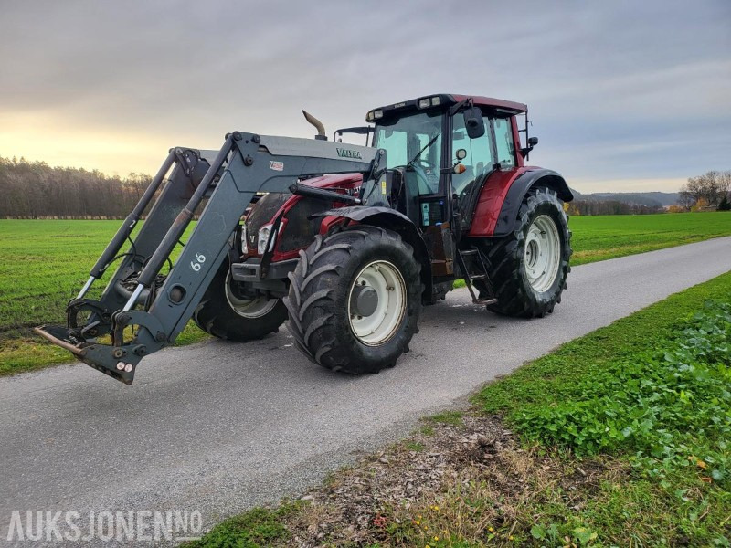2015 Valtra N163 - Traktor med frontlaster - Trator: foto 1 2015 Valtra N163 - Traktor med frontlaster - Trator: foto 1
