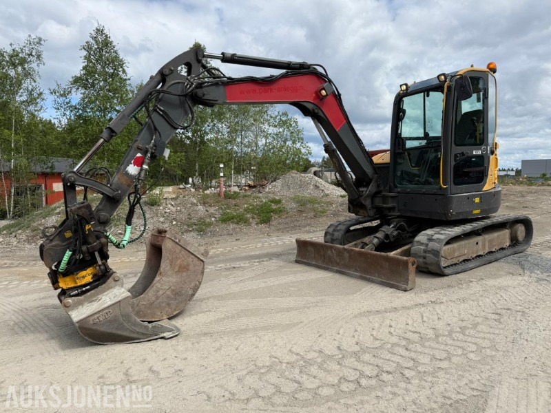 2015 Volvo ECR58D BELTEGRAVER ROTORTILT 2 SKUFFER SERVICEHISTORIKK. - Escavadeira: foto 1 2015 Volvo ECR58D BELTEGRAVER ROTORTILT 2 SKUFFER SERVICEHISTORIKK. - Escavadeira: foto 1