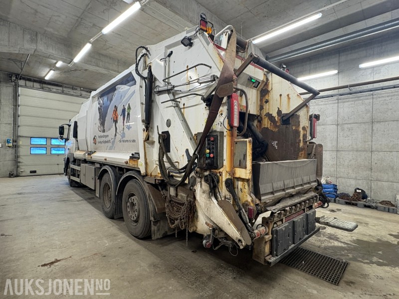 2015 Volvo FMX 420 EURO 6T komprimatorbil med 2 kammer og sidelaster - Caminhão de lixo: foto 4 2015 Volvo FMX 420 EURO 6T komprimatorbil med 2 kammer og sidelaster - Caminhão de lixo: foto 4
