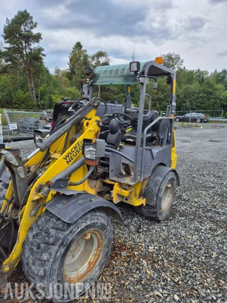 2015 Wacker Neuson WL 25 hjullaster med kost og skuff - Mini carregadeira: foto 1 2015 Wacker Neuson WL 25 hjullaster med kost og skuff - Mini carregadeira: foto 1