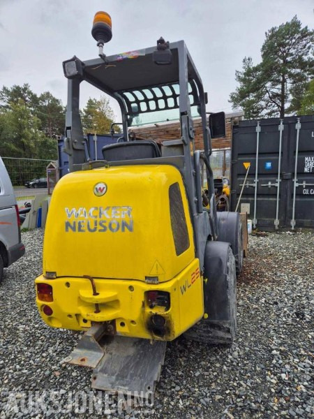 2015 Wacker Neuson WL 25 hjullaster med kost og skuff - Mini carregadeira: foto 3 2015 Wacker Neuson WL 25 hjullaster med kost og skuff - Mini carregadeira: foto 3
