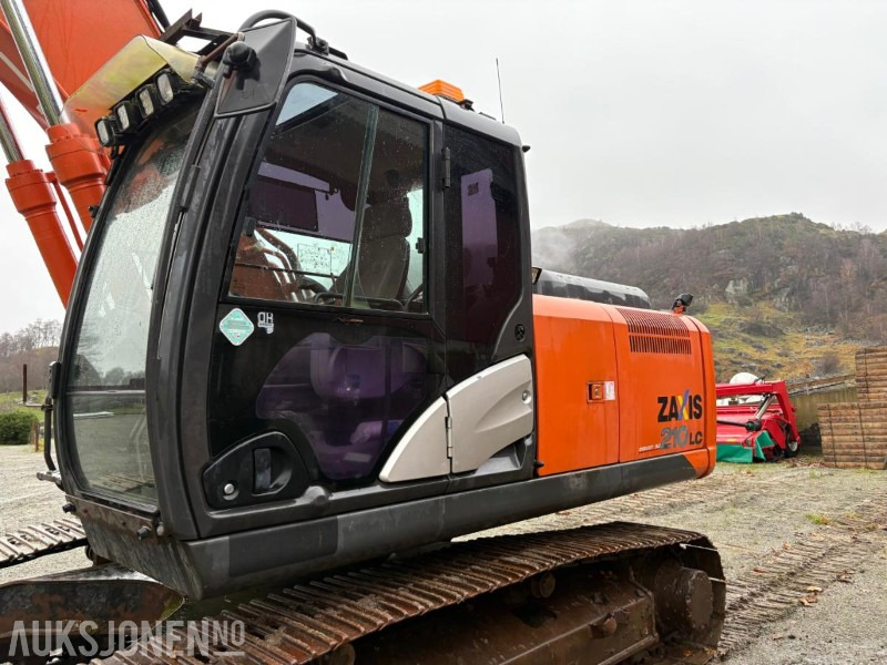 2016 Hitachi ZX210LC-5B med Engcon tiltrotator, planeringsskuffe og Gjerstad graveskuff - Escavadeira: foto 4 2016 Hitachi ZX210LC-5B med Engcon tiltrotator, planeringsskuffe og Gjerstad graveskuff - Escavadeira: foto 4
