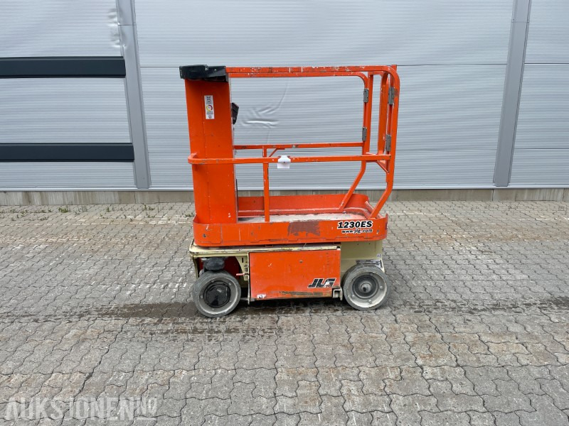 2016 JLG 1230 ES Mastelift med 5,5 m arbeidshøyde - Plataforma aérea: foto 1 2016 JLG 1230 ES Mastelift med 5,5 m arbeidshøyde - Plataforma aérea: foto 1