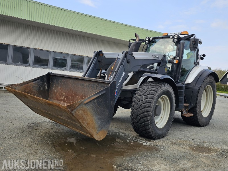 2016 Valtra T144D - Direct - Laster - Luft - 50 km/t - 3 -Medfølger skuffe - Trator: foto 3 2016 Valtra T144D - Direct - Laster - Luft - 50 km/t - 3 -Medfølger skuffe - Trator: foto 3
