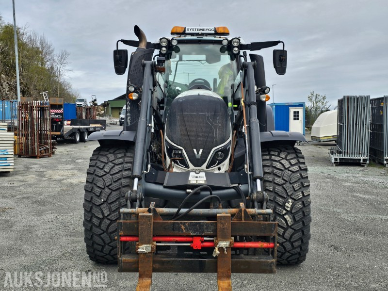 2016 Valtra T144D - Direct - Laster - Luft - 50 km/t - 3 -Medfølger skuffe - Trator: foto 4 2016 Valtra T144D - Direct - Laster - Luft - 50 km/t - 3 -Medfølger skuffe - Trator: foto 4