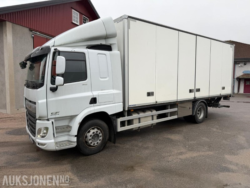 2017 DAF CF 310 SKAPBIL M/FULL SIDEÅPNING 18 PALLER SERVICEHISTORIKK. - Caminhão furgão: foto 1 2017 DAF CF 310 SKAPBIL M/FULL SIDEÅPNING 18 PALLER SERVICEHISTORIKK. - Caminhão furgão: foto 1
