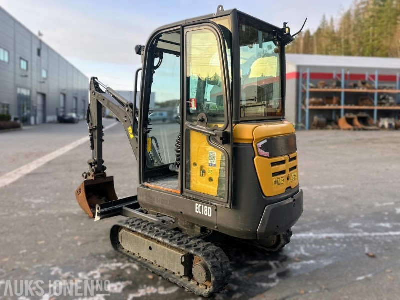 2017 VOLVO EC18D MINIGRAVER 1790 KG SMP GRAVESKUFFE 2358 TIMER - Mini escavadeira: foto 4 2017 VOLVO EC18D MINIGRAVER 1790 KG SMP GRAVESKUFFE 2358 TIMER - Mini escavadeira: foto 4