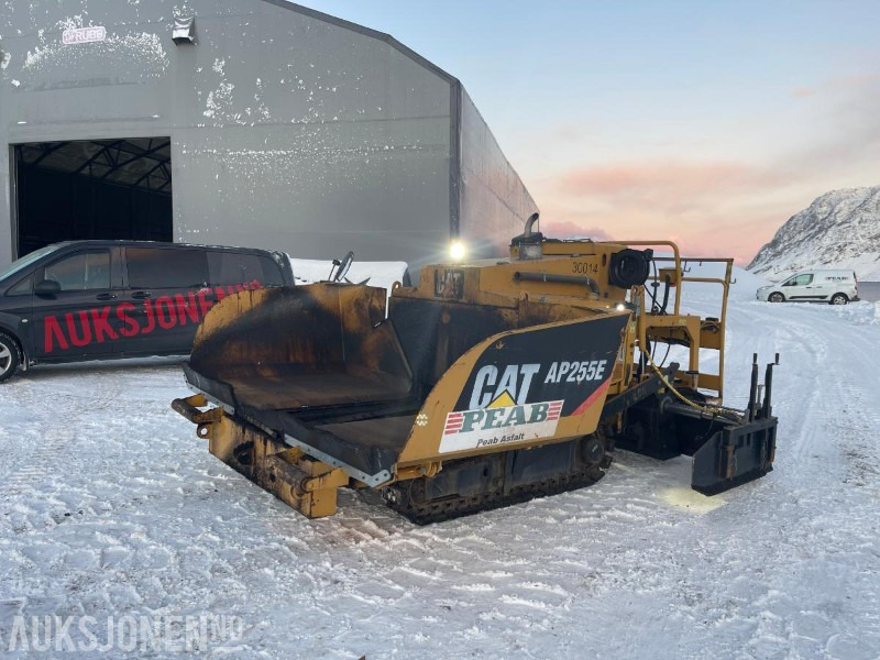 2019 Cat AP255E Beltegående asfaltutlegger, kun 1655 timer ! - Equipamento de construção: foto 1 2019 Cat AP255E Beltegående asfaltutlegger, kun 1655 timer ! - Equipamento de construção: foto 1