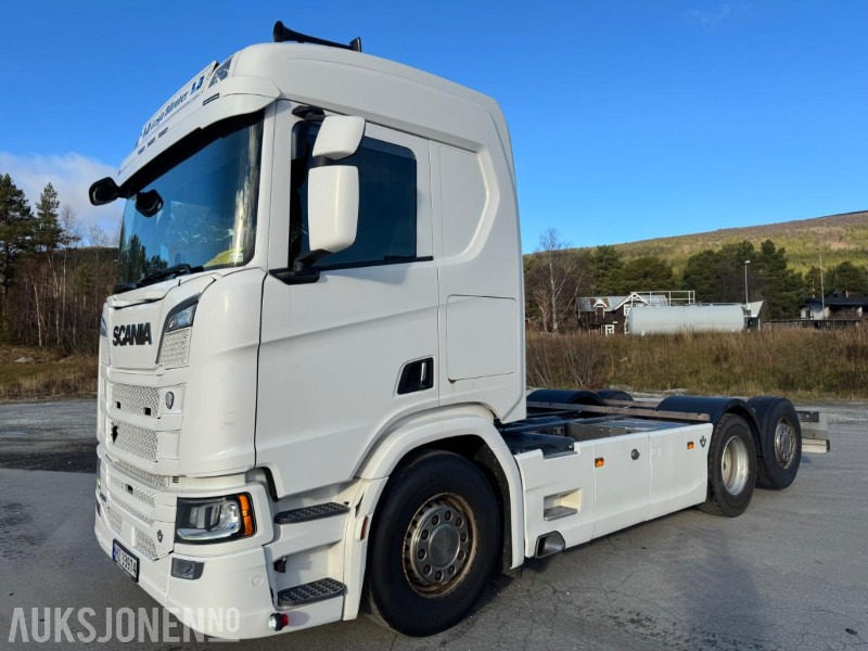2020 Scania R580 CHASSIS, V8, EURO 6, SVING AKSEL 3, DIESELVARMER, - Caminhão chassi: foto 1 2020 Scania R580 CHASSIS, V8, EURO 6, SVING AKSEL 3, DIESELVARMER, - Caminhão chassi: foto 1