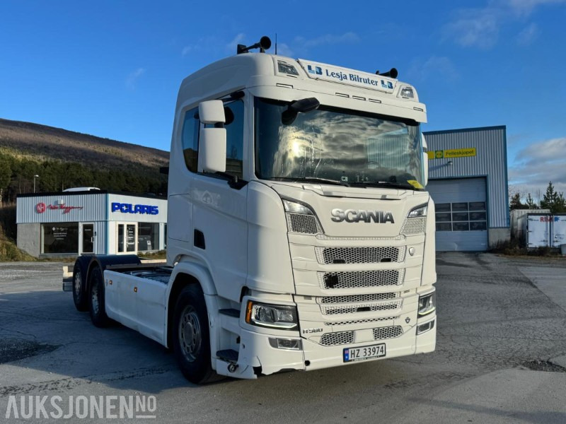 2020 Scania R580 CHASSIS, V8, EURO 6, SVING AKSEL 3, DIESELVARMER, - Caminhão chassi: foto 3 2020 Scania R580 CHASSIS, V8, EURO 6, SVING AKSEL 3, DIESELVARMER, - Caminhão chassi: foto 3