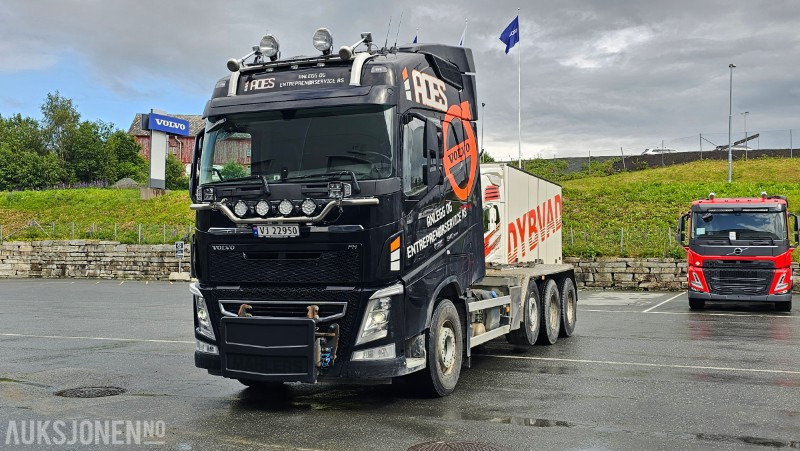 2020 Volvo 540 8x4 Brøyterigget krokbil med AJK påbygg - Caminhão polibenne: foto 1 2020 Volvo 540 8x4 Brøyterigget krokbil med AJK påbygg - Caminhão polibenne: foto 1