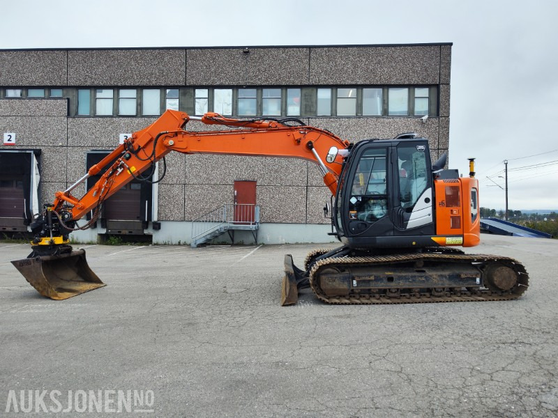 2021 Hitachi ZX135US-6 med 3D maskinstyring, tiltrotator og 3 skuffer - Escavadeira: foto 1 2021 Hitachi ZX135US-6 med 3D maskinstyring, tiltrotator og 3 skuffer - Escavadeira: foto 1