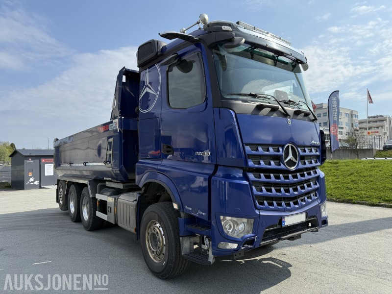 2021 Mercedes-Benz Arocs 3263 8x4 tridem tippbil - Caminhão basculante: foto 3 2021 Mercedes-Benz Arocs 3263 8x4 tridem tippbil - Caminhão basculante: foto 3