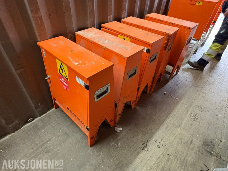 2022 Byggestrømskap Satema 63A 400/230V - 3 stk - Equipamento de construção: foto 1 2022 Byggestrømskap Satema 63A 400/230V - 3 stk - Equipamento de construção: foto 1