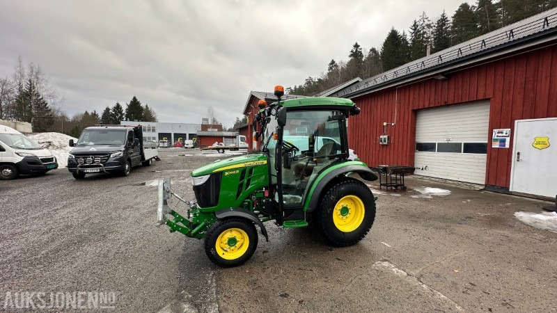 2022 JOHN DEERE 3046R TRAKTOR, HØYT UTSTYRSNIVÅ, 206 TIMER - Trator: foto 2 2022 JOHN DEERE 3046R TRAKTOR, HØYT UTSTYRSNIVÅ, 206 TIMER - Trator: foto 2