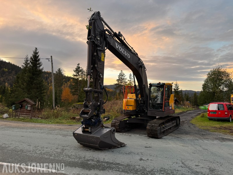 2022 Volvo ECR235EL gravemaskin – kun 15,8 timer – SMP tiltrotator, pusseskuffe og graveskuffe - Escavadeira: foto 2 2022 Volvo ECR235EL gravemaskin – kun 15,8 timer – SMP tiltrotator, pusseskuffe og graveskuffe - Escavadeira: foto 2