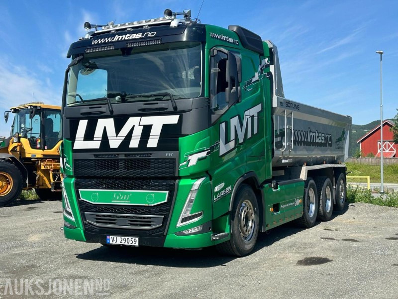 Caminhão basculante 2022 Volvo FH 540 8X4 Tippbil, Tridem luftfjæring og hydraulisk styrt løpeaksel med single hjul: foto 1